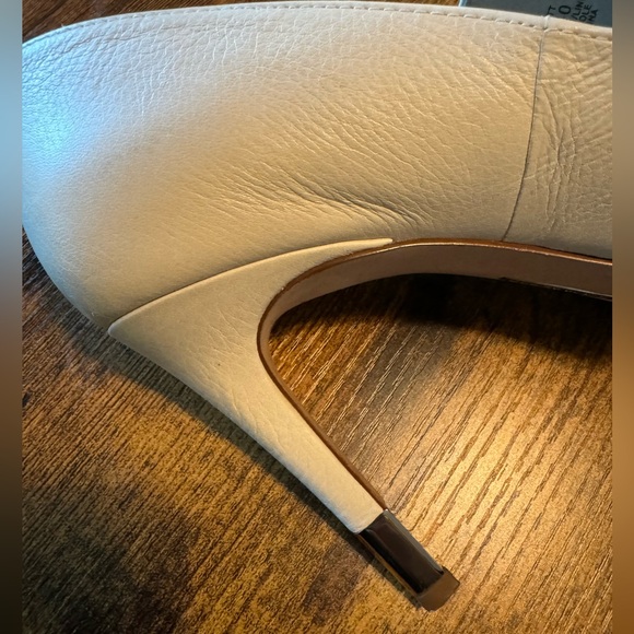 Louise et Cie Lo-Hallett bone white Leather Heels with silver accents - Picture 4 of 7